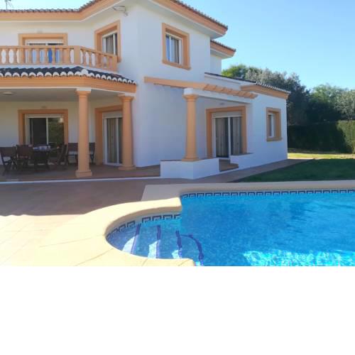 Alicante Villa Sleeps 8 with Pool and Air Con