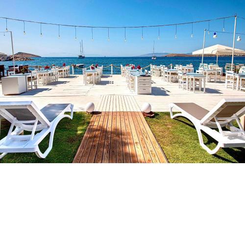 Ali's Hotel Beach
