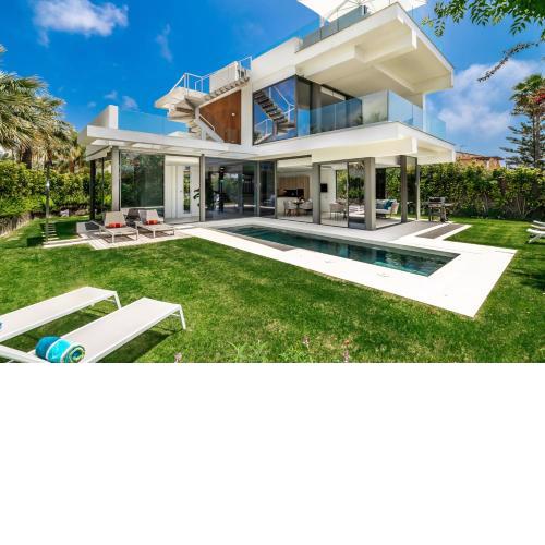 All About Villa Gladiolo