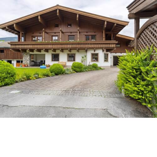 Alluring Apartment in Hollersbach im Pinzgau with Balcony