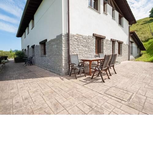Alluring Holiday Home in Aizarnazabal near City Centre