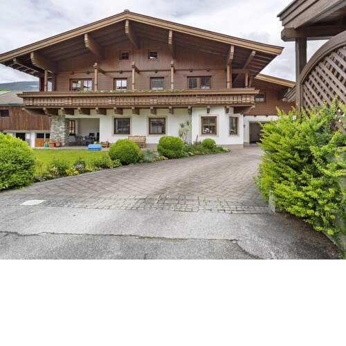 Alluring Holiday Home in Hollersbach im Pinzgau near Skiing