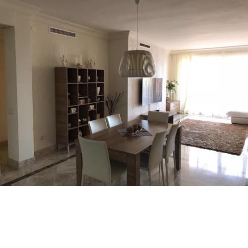 Alminar de Marbella, Escalera 911