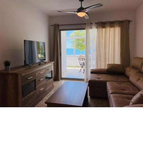 ALMIRANTE - Fantástico Apartamento en 1º Línea de Playa con Parking