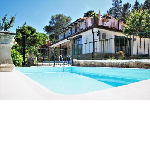 Aloja. entero El Mirador de Acebo 4 estrellas piscina