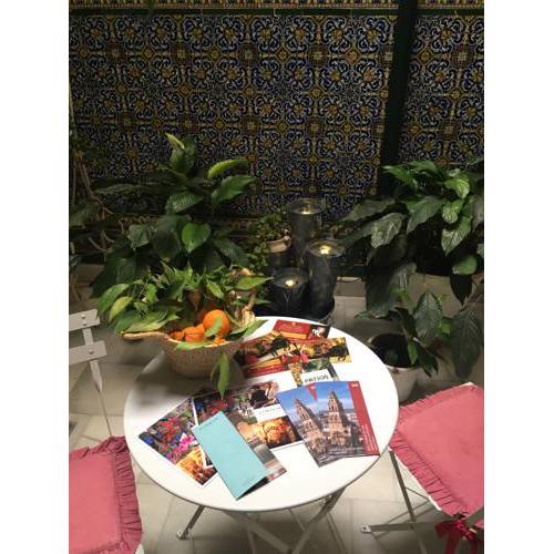 Alojamiento con encanto en casa de patio.