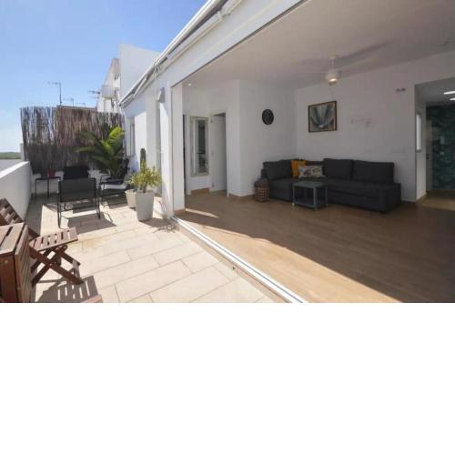 Alojamiento con Terraza privada junto al mar