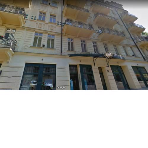 Alphonse Mucha 2 bedroom apt