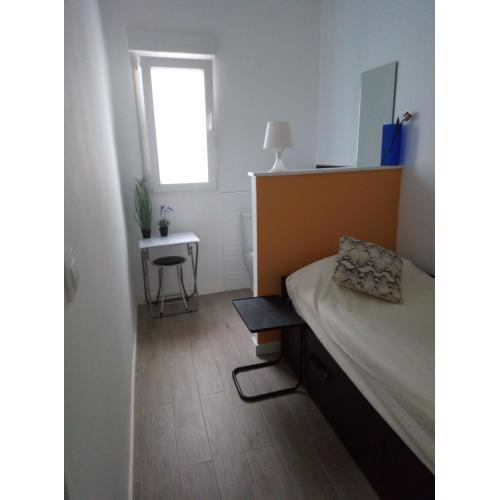 Alquilo Habitación individual con aseo privado solo Chicas