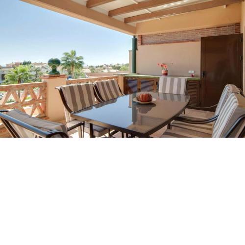 Alta Loma 2 by Rafleys - Modern 1BR Apartment with Stunning Views