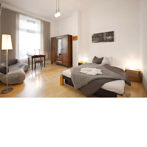Altbauwohnung mit 3 Bädern (PB6)