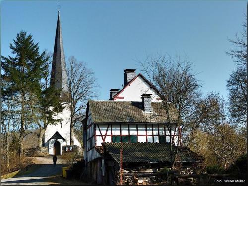 Alte Schule Kirmutscheid