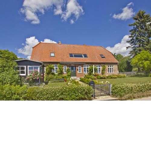 Altes Schulhaus Panoramawohnung strandnah, Gartennutzung, Saunanutzung, Meerblick