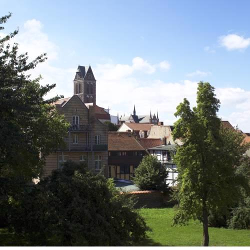 Altstadtblick mit Terrasse/Parkplatz - 34
