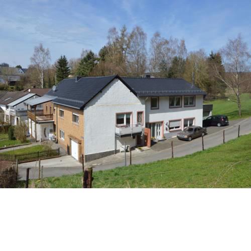Cozy Apartment in Kerpen with Garden