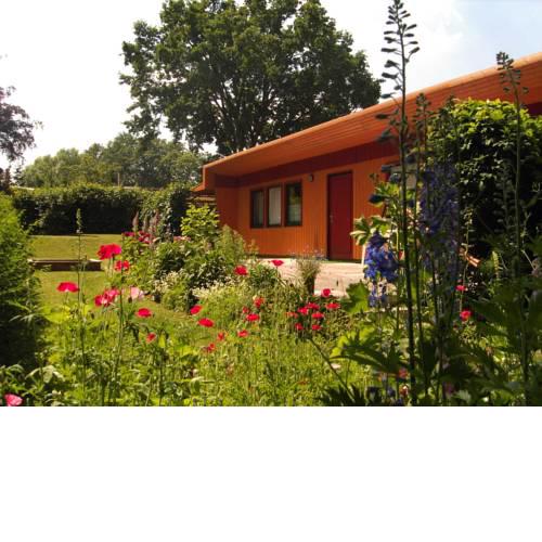 Quaint Bungalow in Klein Labenz with Jetty