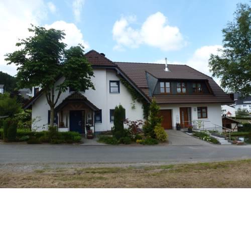 Cozy Apartment in Brachthausen Sauerland with private garden