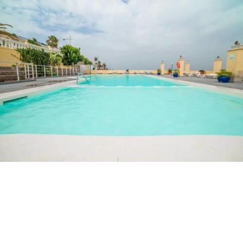 Amadores 3hab 6P piscina terraza by Lightbooking
