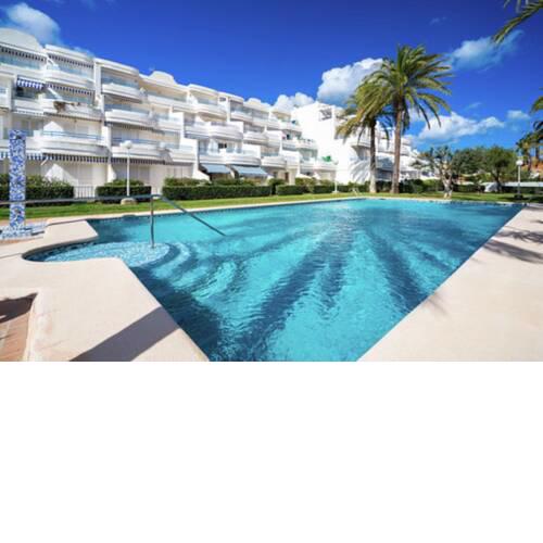 Amazing 2-Bed Apartment first beach line