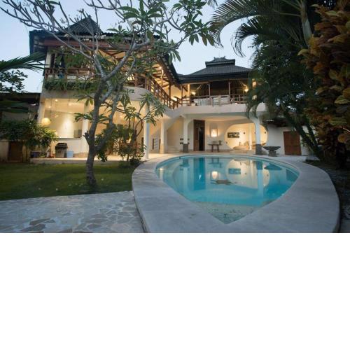 Amazing 3BR Villa in The Heart of Canggu