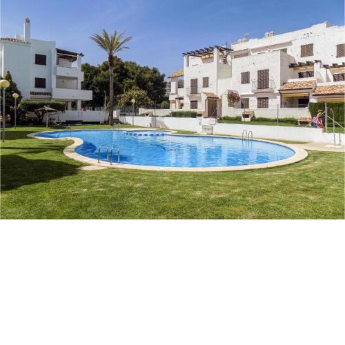 Amazing apartment in Alcalà de Xivert with Outdoor swimming pool and 2 Bedrooms