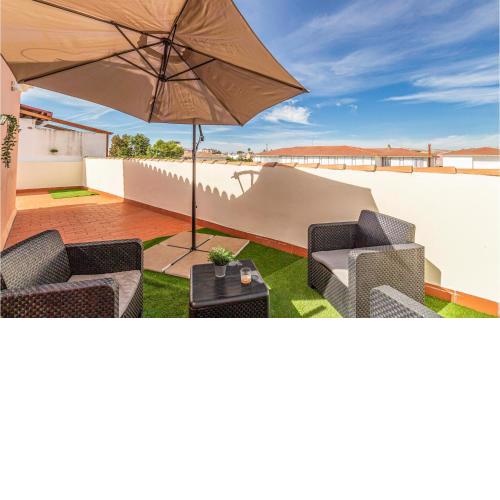 Amazing apartment in Alcala del Rio with WiFi and 2 Bedrooms