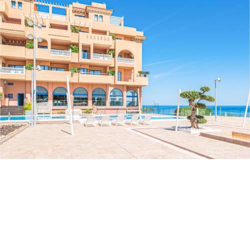 Amazing apartment in Benalmadena Costa with Jacuzzi, WiFi and 1 Bedrooms