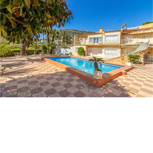 Amazing apartment in Calpe with Outdoor swimming pool, WiFi and 2 Bedrooms