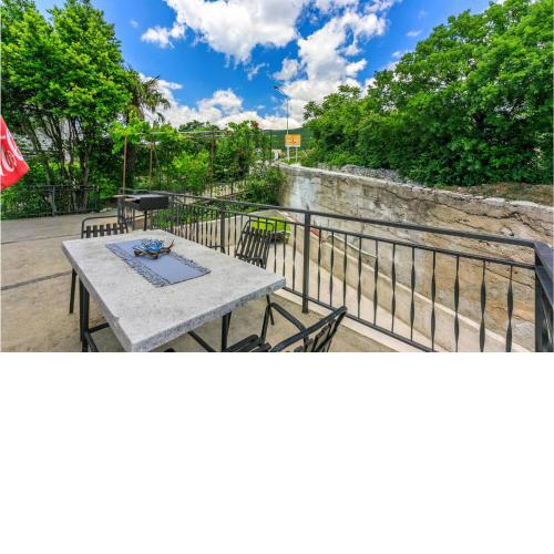 Amazing apartment in Crikvenica with WiFi and 3 Bedrooms