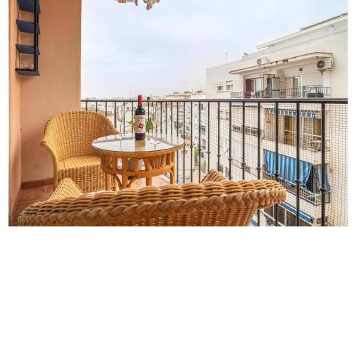 Amazing apartment in Estepona with 3 Bedrooms