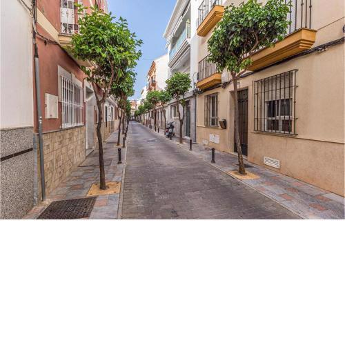 Amazing apartment in Fuengirola with WiFi and 2 Bedrooms