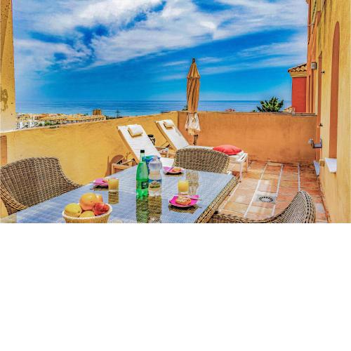 Amazing apartment in Manilva with Outdoor swimming pool, WiFi and 3 Bedrooms