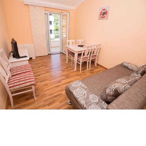 Amazing Apartment in Podstrana with Balcony