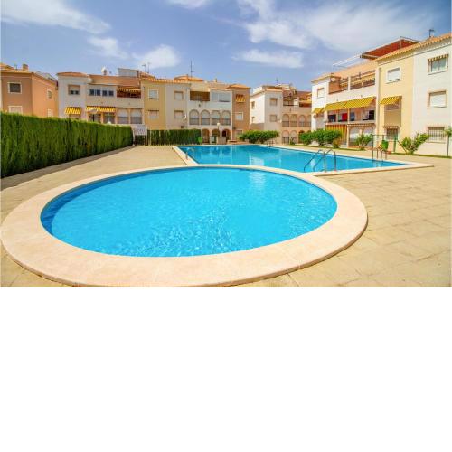 Amazing apartment in Torrevieja with Outdoor swimming pool, WiFi and 2 Bedrooms