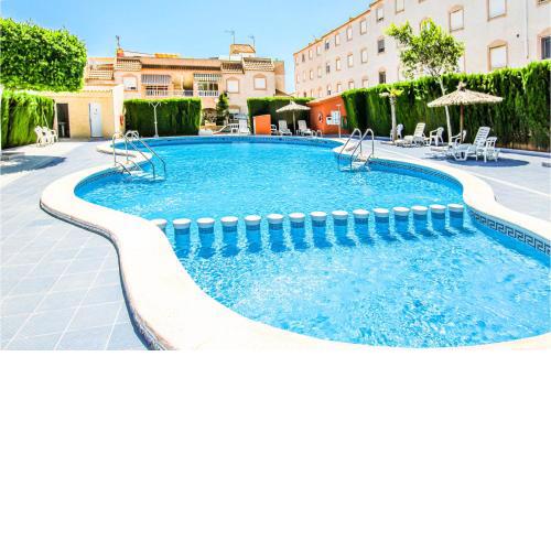 Amazing apartment in Torrevieja with Outdoor swimming pool, WiFi and 3 Bedrooms