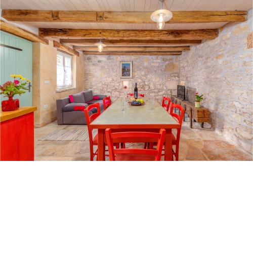Amazing apartment in Zminj with Outdoor swimming pool and 1 Bedrooms