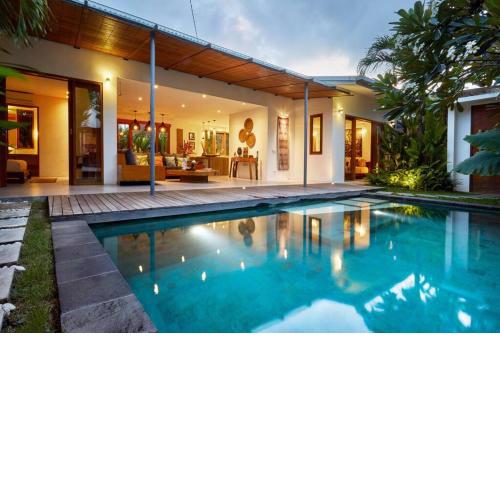 Amazing Designed Tropical 3-Bedroom Private Villa, Private Pool, Calm-WIFI-BBQ Facility at Seminyak Lio Square