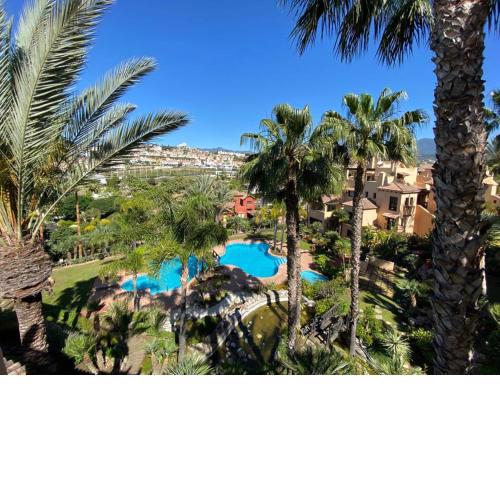 Amazing Holiday Apartment With Tropical Community Pool