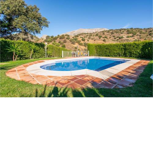Amazing home in Alora with Outdoor swimming pool, WiFi and 4 Bedrooms