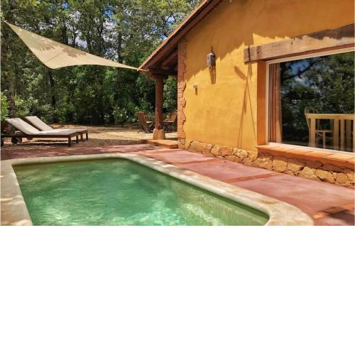 Amazing home in Candeleda with WiFi, Outdoor swimming pool and 1 Bedrooms