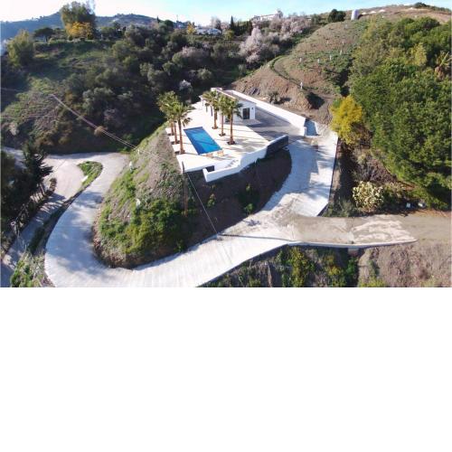 Amazing home in Cómpeta with Outdoor swimming pool, WiFi and 2 Bedrooms