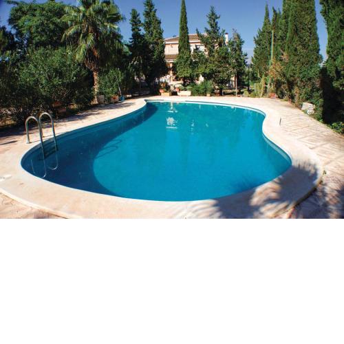 Amazing home in Crevillente with Outdoor swimming pool and 6 Bedrooms