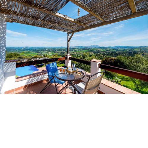 Amazing home in El gastor with Outdoor swimming pool, WiFi and Private swimming pool
