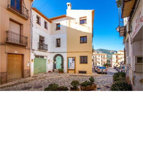 Amazing home in Finestrat with WiFi and 5 Bedrooms