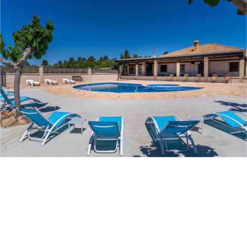 Amazing home in Mula with Outdoor swimming pool, WiFi and 5 Bedrooms