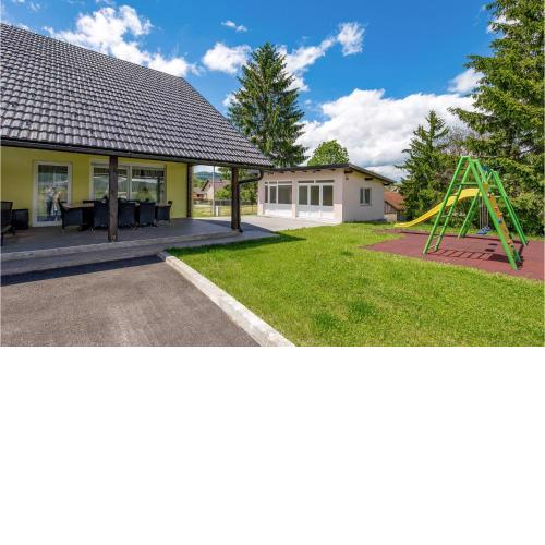 Amazing home in Ogulin with Outdoor swimming pool, Sauna and 2 Bedrooms