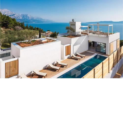 Amazing home in Omis with Sauna, Heated swimming pool and 3 Bedrooms