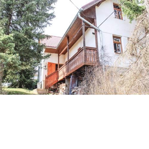 Amazing home in Podbrezova w/ Sauna and 3 Bedrooms