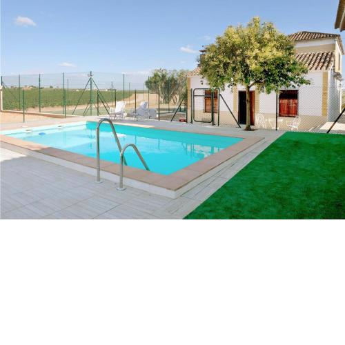Amazing home in Puente Genil with Outdoor swimming pool, WiFi and Private swimming pool