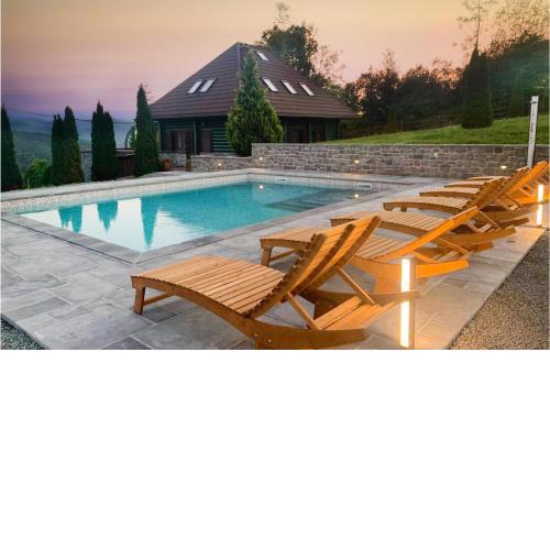 Amazing home in Ravna Gora with Sauna, Heated swimming pool and 4 Bedrooms